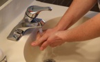Los médicos se lavan peor las manos si están solos