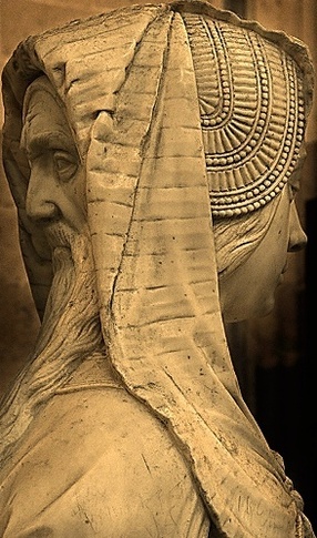 Escultura presente en la Catedral de Nantes Escultura presente en la Catedral de Nantes