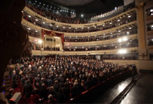 El Teatro Real, Renfe y Telefónica colaboran para que La BOHÈME sea la primera ópera que se vea en directo en un tren de alta velocidad