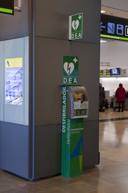 Telefónica cardioprotege las instalaciones de Aena Aeropuertos Telefónica cardioprotege las instalaciones de Aena Aeropuertos