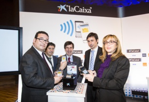 De izquierda a derecha, Benjamí Puigdevall, director general de e-laCaixa; Luis García Cristóbal, director general de Visa Europe para España y Portugal; Iñaki Cabrera, director de mobile commerce de Vodafone España; Francisco Salcedo, director de nuevos negocios digitales de Telefónica y Alicia Calvo, directora de innovación de Orange. De izquierda a derecha, Benjamí Puigdevall, director general de e-laCaixa; Luis García Cristóbal, director general de Visa Europe para España y Portugal; Iñaki Cabrera, director de mobile commerce de Vodafone España; Francisco Salcedo, director de nuevos negocios digitales de Telefónica y Alicia Calvo, directora de innovación de Orange.