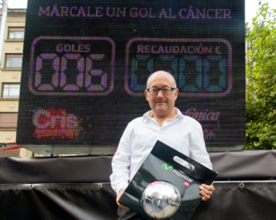 El director del Festival de cine de San Sebastián le mete un gol al cáncer El director del Festival de cine de San Sebastián le mete un gol al cáncer