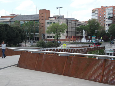 PASARELA DE LA M-30 (IV): Parque de las Avenidas PASARELA DE LA M-30 (IV): Parque de las Avenidas